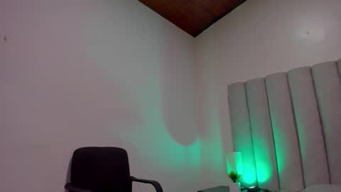 Snapshot of briannajackson_ chatting on 02/25/25, 10:58 brianna online show from 02/25/25, 10:58