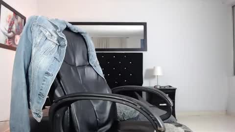 briannathomsett online show from 02/05/25, 07:18