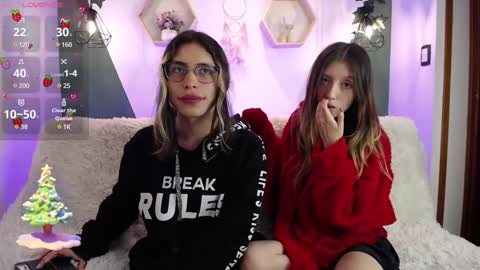 Snapshot of briarandblair chatting on 12/12/24, 01:39 briarandblair online show from 12/12/24, 01:39