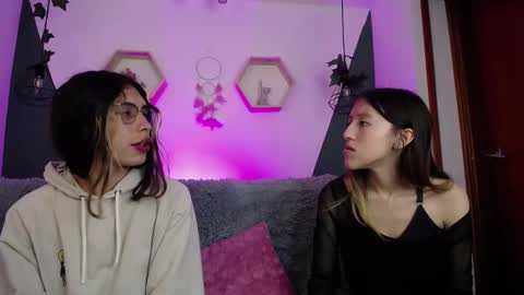 Snapshot of briarandblair chatting on 02/10/25, 02:16 briarandblair online show from 02/10/25, 02:16