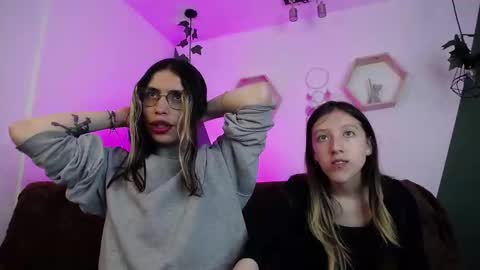 Snapshot of briarandblair chatting on 02/11/25, 02:13 briarandblair online show from 02/11/25, 02:13