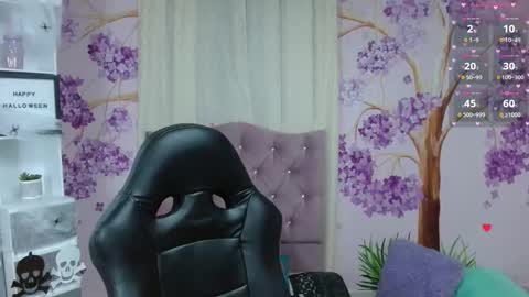 DAYANNA online show from 10/18/25, 02:36