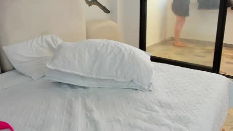    online show from 03/05/25, 03:40