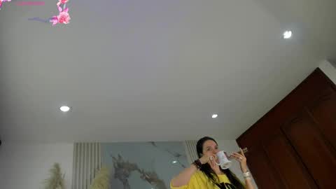    online show from 10/03/25, 01:19