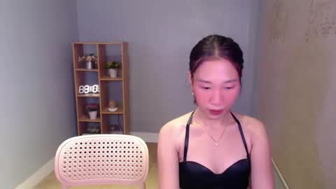 brie_belle online show from 02/13/25, 05:37