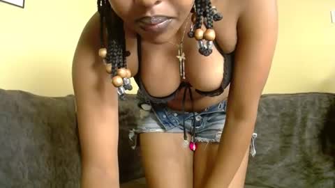 Snapshot of briella_10 chatting on 06/26/26, 01:10 briella online show from 06/26/26, 01:10