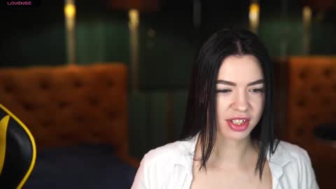 Snapshot of bright_diamonds_054 chatting on 03/08/25, 08:11 Diamonds Girls online show from 03/08/25, 08:11