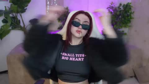 Snapshot of bright_diamonds_054 chatting on 03/09/25, 09:13 Diamonds Girls online show from 03/09/25, 09:13