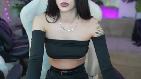 Snapshot of bright_diamonds_054 chatting on 03/12/25, 04:24 Diamonds Girls online show from 03/12/25, 04:24