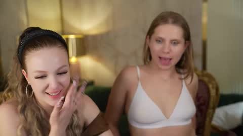 Snapshot of bright_diamonds_054 chatting on 09/18/25, 12:12 Diamonds Girls online show from 09/18/25, 12:12