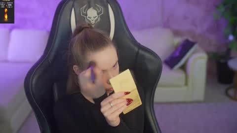 Snapshot of bright_diamonds_054 chatting on 10/30/25, 02:46 Diamonds Girls online show from 10/30/25, 02:46