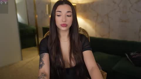 Snapshot of bright_diamonds_054 chatting on 11/12/25, 08:48 Diamonds Girls online show from 11/12/25, 08:48