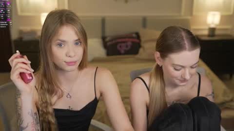 Snapshot of bright_diamonds_054 chatting on 11/28/25, 09:56 Diamonds Girls online show from 11/28/25, 09:56