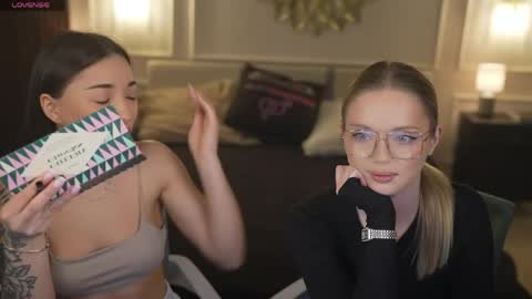 Diamonds Girls online show from 04/22/26, 07:33