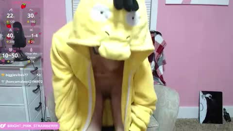 Strawberry online show from 11/28/25, 03:53