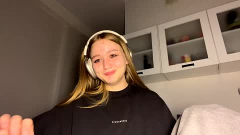 Anne online show from 05/01/26, 01:37