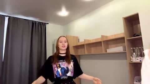 Mia and Maxina online show from 04/24/26, 07:44