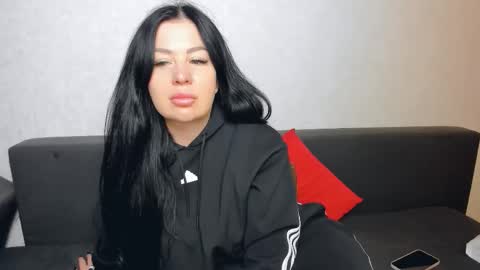 brilliantegirl_ online show from 10/12/25, 07:51