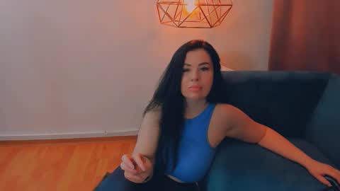 brilliantegirl_ online show from 03/26/26, 07:47