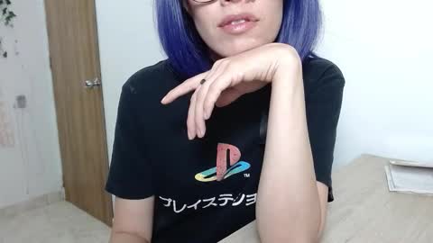 Snapshot of brisama chatting on 11/16/25, 12:27 brisama online show from 11/16/25, 12:27