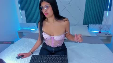 briseida_white online show from 10/11/25, 12:15