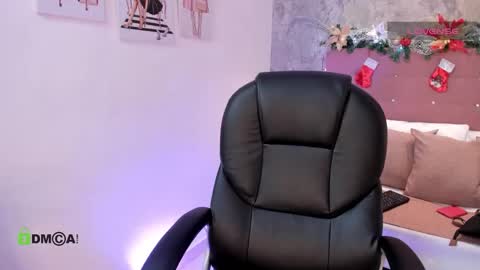 Brithany online show from 11/30/25, 08:02