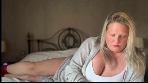 British Bella online show from 04/19/26, 06:07