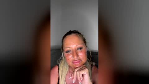 britishcumslut_10 online show from 04/16/26, 10:23