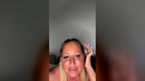 britishcumslut_10 online show from 04/19/26, 06:54