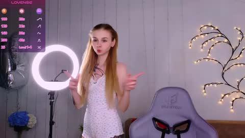 Britney online show from 01/08/25, 08:39