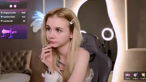 Britney online show from 03/03/25, 12:37