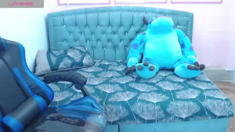 Snapshot of britney_sub chatting on 01/12/25, 09:51 Britney  online show from 01/12/25, 09:51