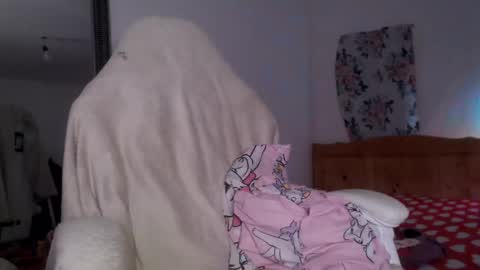 Britney online show from 04/24/26, 05:32