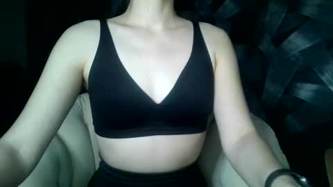 Snapshot of britneykittens chatting on 01/08/25, 12:05 BritneyKittens online show from 01/08/25, 12:05