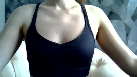 Snapshot of britneykittens chatting on 02/28/25, 09:04 BritneyKittens online show from 02/28/25, 09:04