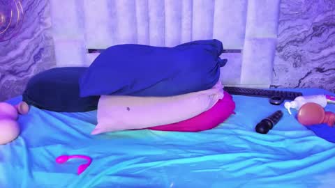 Snapshot of britneyvega chatting on 02/08/25, 05:29 Britney online show from 02/08/25, 05:29