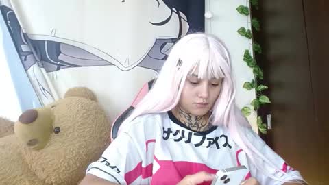 maru miaw   Please help me to reach 100 thumbs up online show from 12/20/25, 04:47