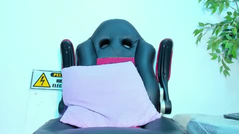 BRIYIT     online show from 02/18/25, 06:26