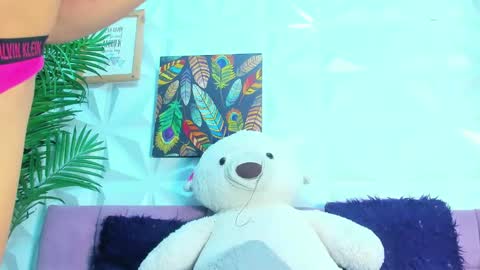 BRIYIT     online show from 09/19/25, 04:25