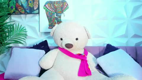 Snapshot of briyit_doll chatting on 06/08/26, 01:00 BRIYIT online show from 06/08/26, 01:00