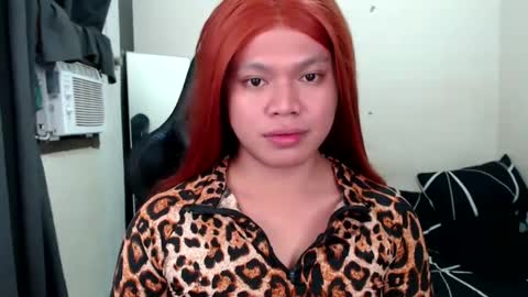 Snapshot of brizellah18 chatting on 12/15/24, 01:32 ELLAH online show from 12/15/24, 01:32