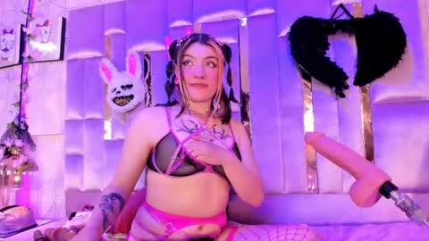     online show from 01/31/25, 02:28