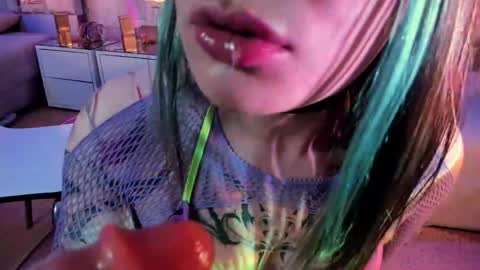     online show from 04/25/26, 02:58