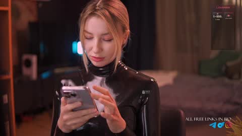 Snapshot of bronnica chatting on 12/06/24, 02:49 Anna online show from 12/06/24, 02:49