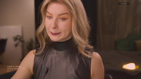 Snapshot of bronnica chatting on 01/04/25, 03:07 Anna online show from 01/04/25, 03:07