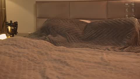 Snapshot of bronnica chatting on 02/05/25, 04:03 Anna online show from 02/05/25, 04:03