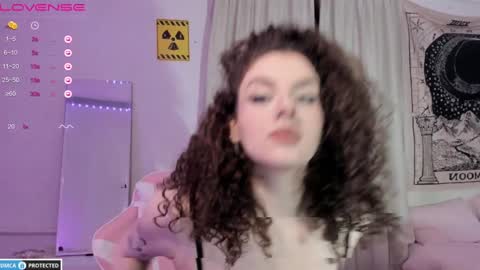 Snapshot of brookchills chatting on 12/11/24, 04:42 Brook Help me collect 100 reactions online show from 12/11/24, 04:42