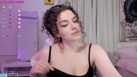 Snapshot of brookchills chatting on 12/11/24, 07:46 Brook Help me collect 100 reactions online show from 12/11/24, 07:46