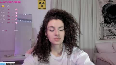 Snapshot of brookchills chatting on 12/15/24, 06:15 Brook Help me collect 100 reactions online show from 12/15/24, 06:15