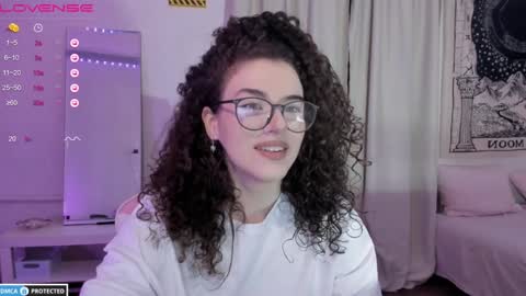 Snapshot of brookchills chatting on 12/19/24, 08:13 Brook Help me collect 100 reactions online show from 12/19/24, 08:13